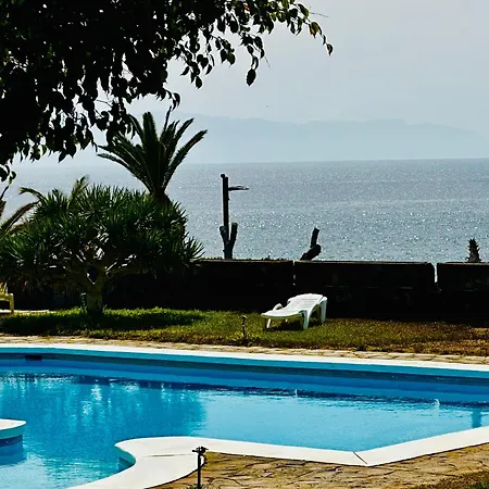 With Pool And Sea View Акантиладо-де-Лос-Хигантес