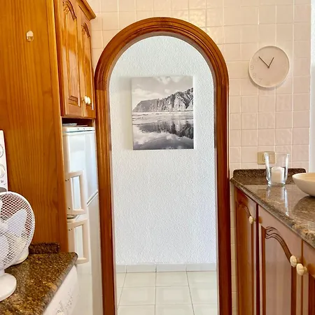 With Pool And Sea View Daire