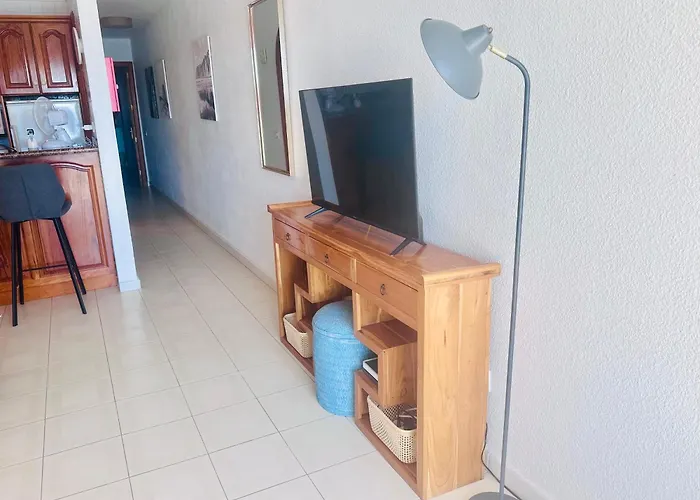 Apartmán With Pool And Sea View