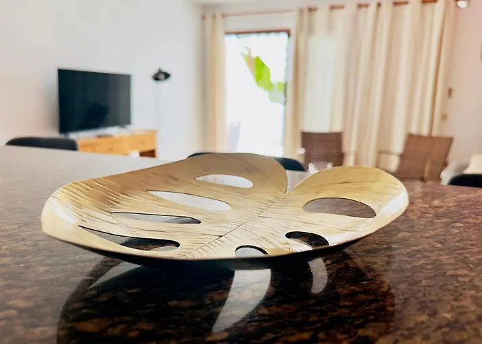 Apartmán With Pool And Sea View *